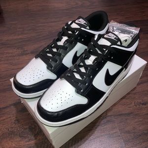Nike dunk low SIZE 11